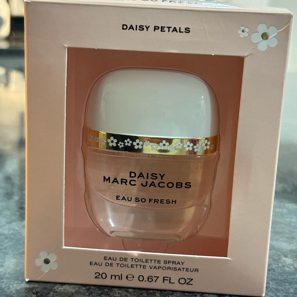 Marc Jacobs Daisy Eau So Fresh Perfume